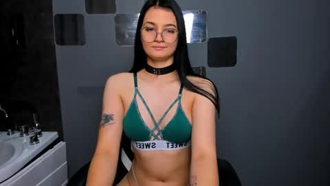 Snapshot of solazolaa chatting on 09.13.25 Sonya online show from 09.13.25