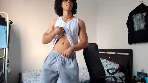 Hi Im Weller Check my Bio  online show from 03.16.26