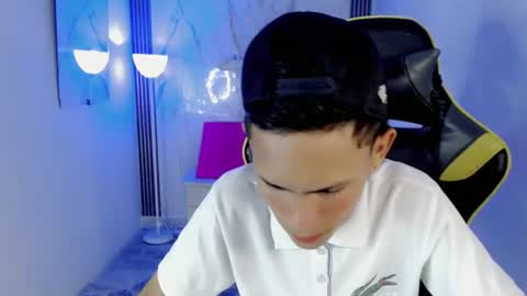 Snapshot of sombra_18 chatting on 07.03.26 ESTEBAN online show from 07.03.26