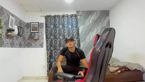 Snapshot of son_hades chatting on 05.10.26 son_hades online show from 05.10.26