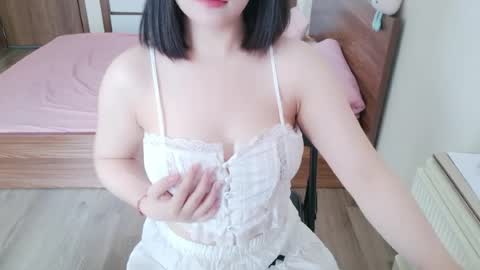 Snapshot of sonaluv chatting on 06.14.26 Sona online show from 06.14.26