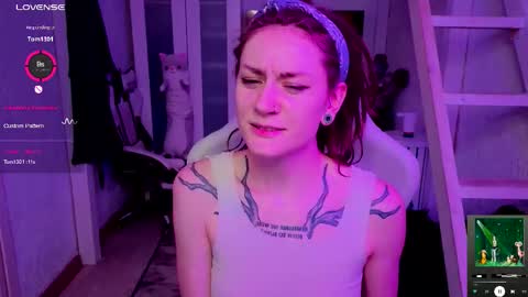 Snapshot of sonicsupergirl chatting on 10.10.25 Rie online show from 10.10.25