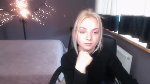 Snapshot of sonnysofia chatting on 04.21.26 Sonya online show from 04.21.26