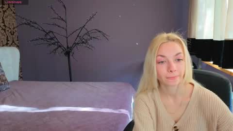 Snapshot of sonnysofia chatting on 05.04.26 Sonya online show from 05.04.26