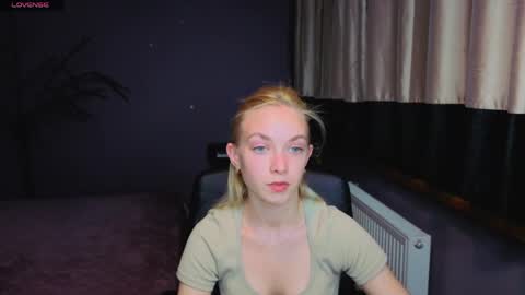 Snapshot of sonnysofia chatting on 05.08.26 Sonya online show from 05.08.26