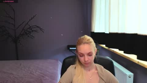 Snapshot of sonnysofia chatting on 05.12.26 Sonya online show from 05.12.26