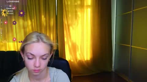 Snapshot of sonnysofia chatting on 05.25.26 Sonya online show from 05.25.26