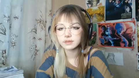 Snapshot of sonwosick chatting on 06.03.26 Mila online show from 06.03.26