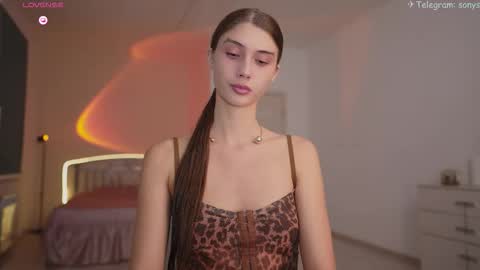 Snapshot of sony_play chatting on 09.10.25 Sony online show from 09.10.25