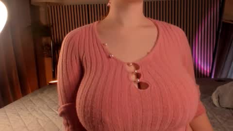 Snapshot of sonya_baby chatting on 02.01.26 SONIA online show from 02.01.26