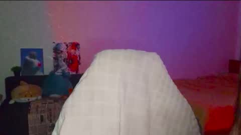 Snapshot of sonya_mikki chatting on 12.14.25 Sonya online show from 12.14.25