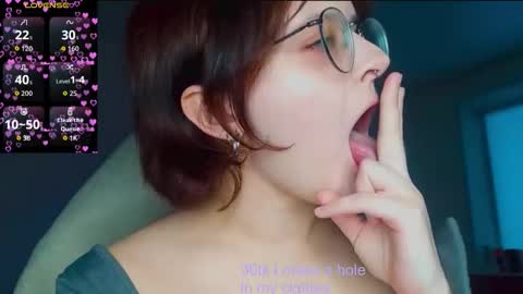 Snapshot of sonya_mikki chatting on 12.20.25 Sonya online show from 12.20.25