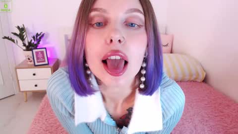 Snapshot of sonyalime chatting on 04.26.26 Sonya Lime online show from 04.26.26