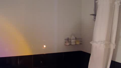 Snapshot of sonyangel chatting on 11.13.25 Sony online show from 11.13.25