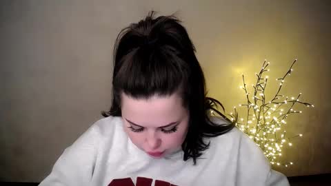 Snapshot of sophia__olsen chatting on 11.27.25 sophia__olsen online show from 11.27.25