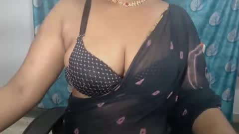 Snapshot of sophia_indian chatting on 05.05.26 Sophia Tamil online show from 05.05.26