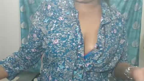 Snapshot of sophia_indian chatting on 05.17.26 Sophia Tamil online show from 05.17.26
