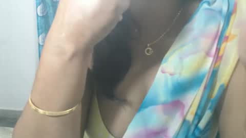 Snapshot of sophia_indian chatting on 06.05.26 Sophia Tamil online show from 06.05.26
