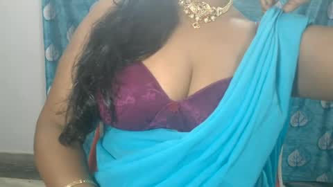 Snapshot of sophia_indian chatting on 06.19.26 Sophia Tamil online show from 06.19.26