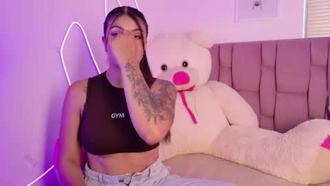 Snapshot of sophia_karsonn chatting on 10.25.25 Sophia Carson online show from 10.25.25