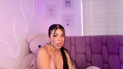 Snapshot of sophia_karsonn chatting on 11.21.25 Sophia Carson online show from 11.21.25