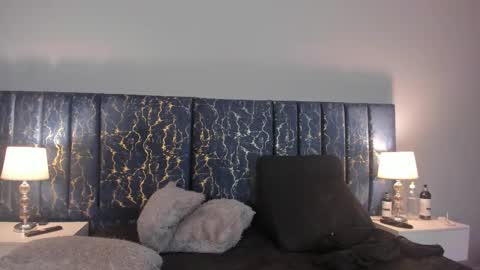 Sofia  online show from 10.18.25