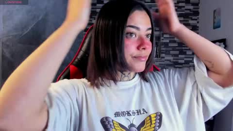 Snapshot of sophiaa_cherry chatting on 04.12.26 Sophia online show from 04.12.26