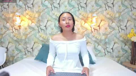 Snapshot of sophiaadaviss chatting on 04.14.26 Sophiaa online show from 04.14.26