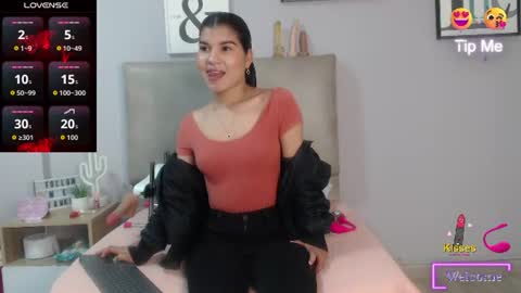Snapshot of sophiabedford chatting on 06.25.26 Sophia Bedford online show from 06.25.26