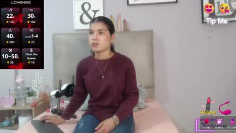 Snapshot of sophiabedford chatting on 06.30.26 Sophia Bedford online show from 06.30.26