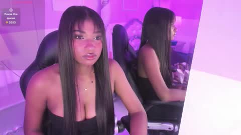 Sophie online show from 11.26.25