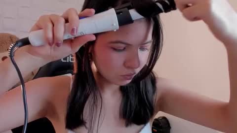 Sophia Howland online show from 03.20.26