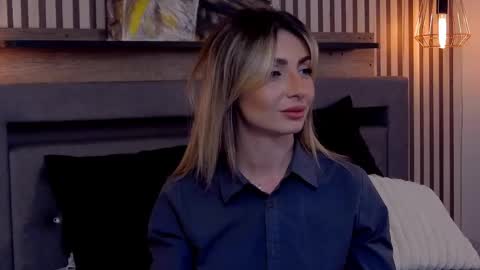 Snapshot of sophialace chatting on 05.29.26 Sophia Lace online show from 05.29.26