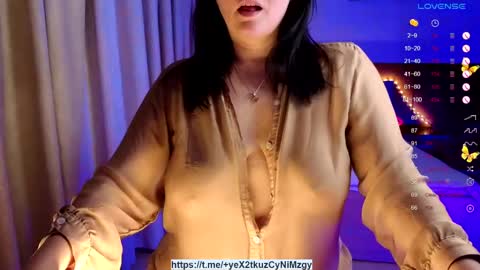 Snapshot of sophiasoft chatting on 05.29.26 Sophia online show from 05.29.26