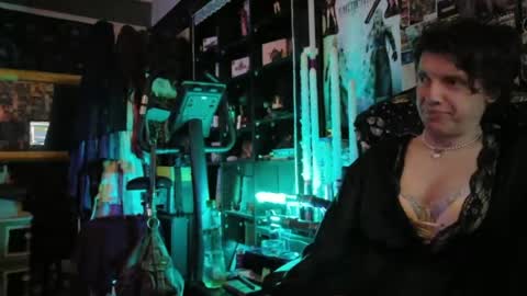 Snapshot of sophie198013 chatting on 06.16.26 Sophie Satin1980 online show from 06.16.26