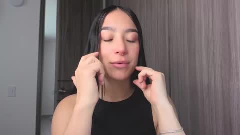 Sophie  online show from 09.16.25