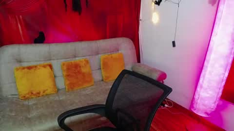 Snapshot of sophie_fierro1 chatting on 10.29.25 sophie_fierro1 online show from 10.29.25