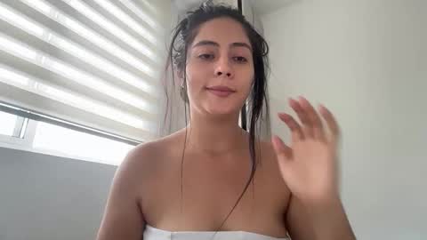 Snapshot of sophie_foxxx chatting on 05.18.26 Sophie online show from 05.18.26