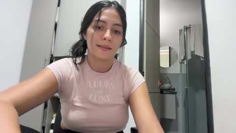 Snapshot of sophie_foxxx chatting on 05.23.26 Sophie online show from 05.23.26