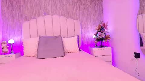 sophie online show from 11.24.25