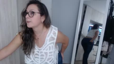 Snapshot of sophie_lopez1 chatting on 06.11.26 Sofa online show from 06.11.26