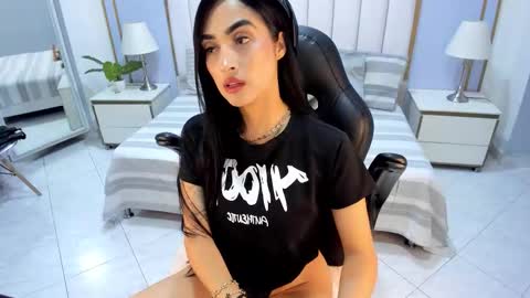 Snapshot of sophie_nolie chatting on 02.21.26 Sophi online show from 02.21.26