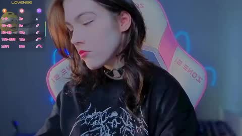 Snapshot of sophie_nomenal_ chatting on 05.28.26 sophie_nomenal_ online show from 05.28.26