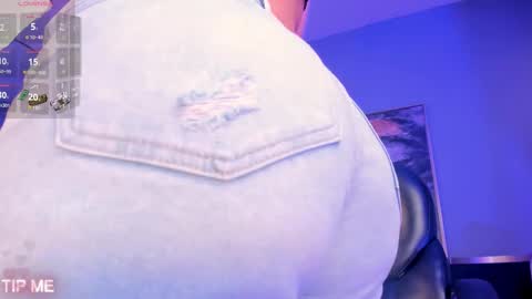 Snapshot of sophiebarnett_ chatting on 02.04.26 Sophie online show from 02.04.26