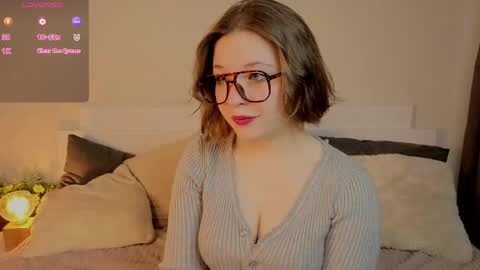 Snapshot of sophieblush chatting on 04.19.26 Sophia online show from 04.19.26