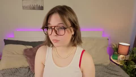 Snapshot of sophieblush chatting on 06.02.26 Sophia online show from 06.02.26