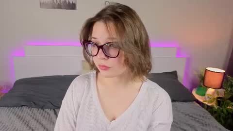Snapshot of sophieblush chatting on 06.15.26 Sophia online show from 06.15.26