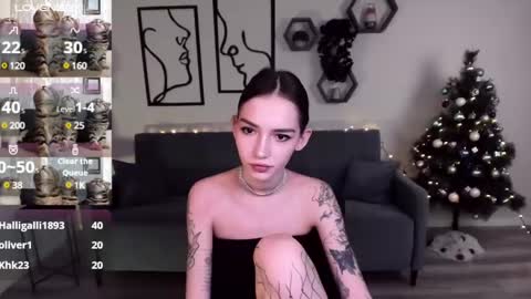 Snapshot of sophiecherrie chatting on 12.12.24 Sophie online show from 12.12.24