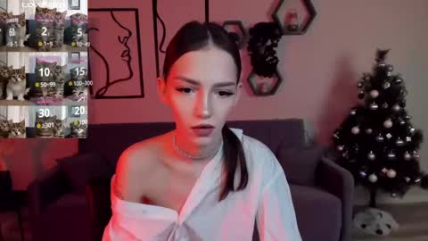 Snapshot of sophiecherrie chatting on 12.26.24 Sophie online show from 12.26.24