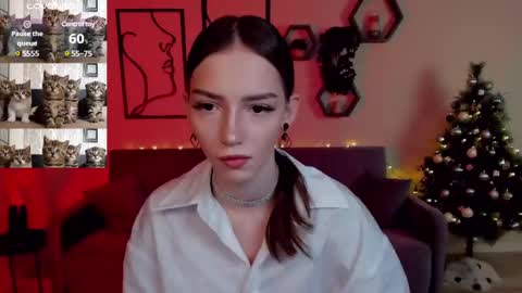 Snapshot of sophiecherrie chatting on 12.30.24 Sophie online show from 12.30.24